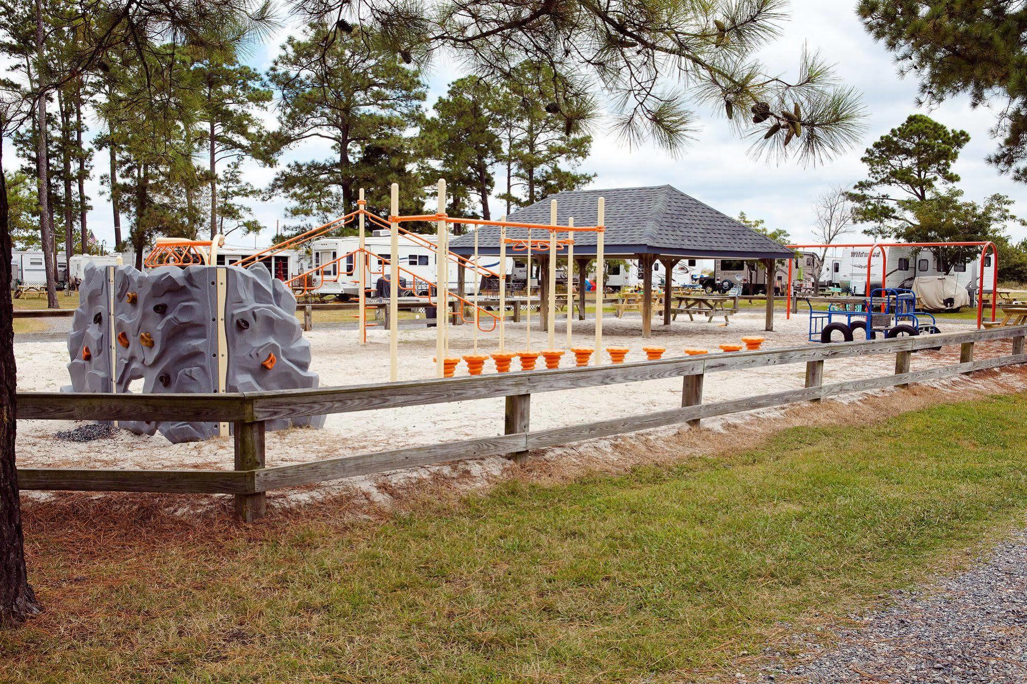 New Point Rv Resort Exteriör bild